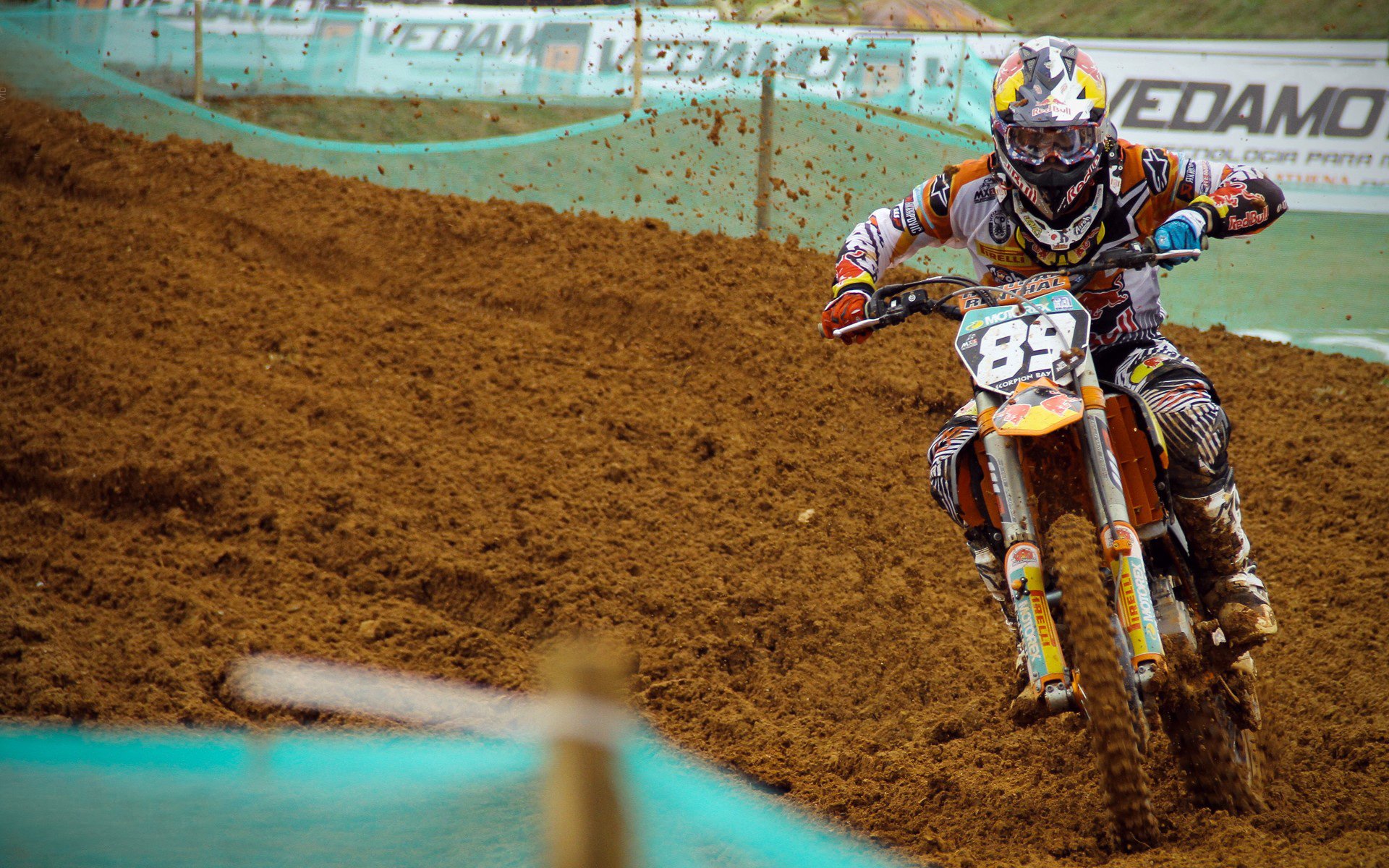 开云下载-弗拉霍维奇惊艳四座，当足球巨星照亮NBA总决赛之夜