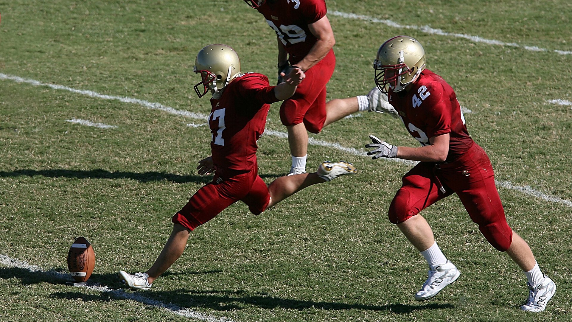 开云体育中国-贝林厄姆的赛道狂飙，当足球天才在F1围场接管比赛