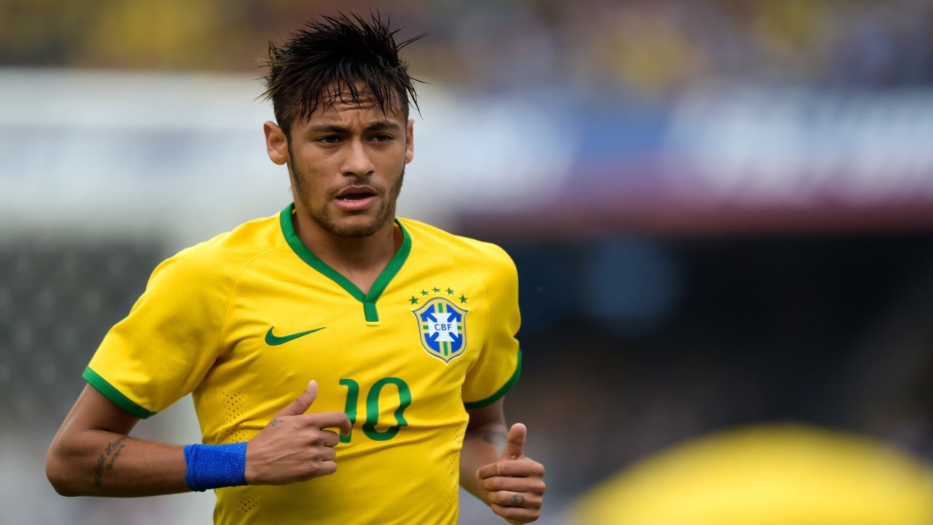 世界杯2026-乌克兰淘汰赛过关爱尔兰，库尔图瓦刷新纪录，绿茵场上的战争与和平